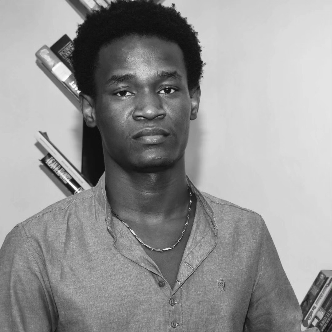 Olgens Cenejuste, lauréat du deuxième prix de Poésie en Liberté 2023 : une consécration internationale bien méritée.